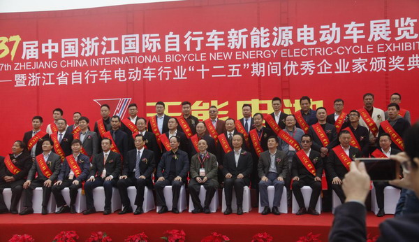 amjs�Ľ�ɳ����·(�й�)���޹�˾��ҳ